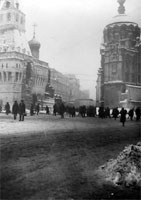 Выход на ул. Никольскую (25 Октября) после снятия Никольских ворот. 1932 г. РГАКФД (ед. хр. 259136)