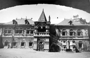 Фасад здания правильной палаты до реставрации. Фото А.Л. Телешева. (до 1947 года).ГНИМА им. А.В. Щусева (ед. хр. 5-28253)