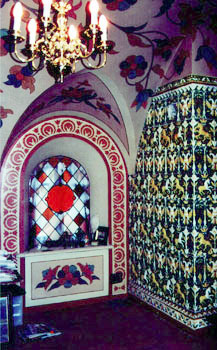 Интерьер Теремка с изразцовой печью. Фото Ф.А. Гедрович. 2001 г.